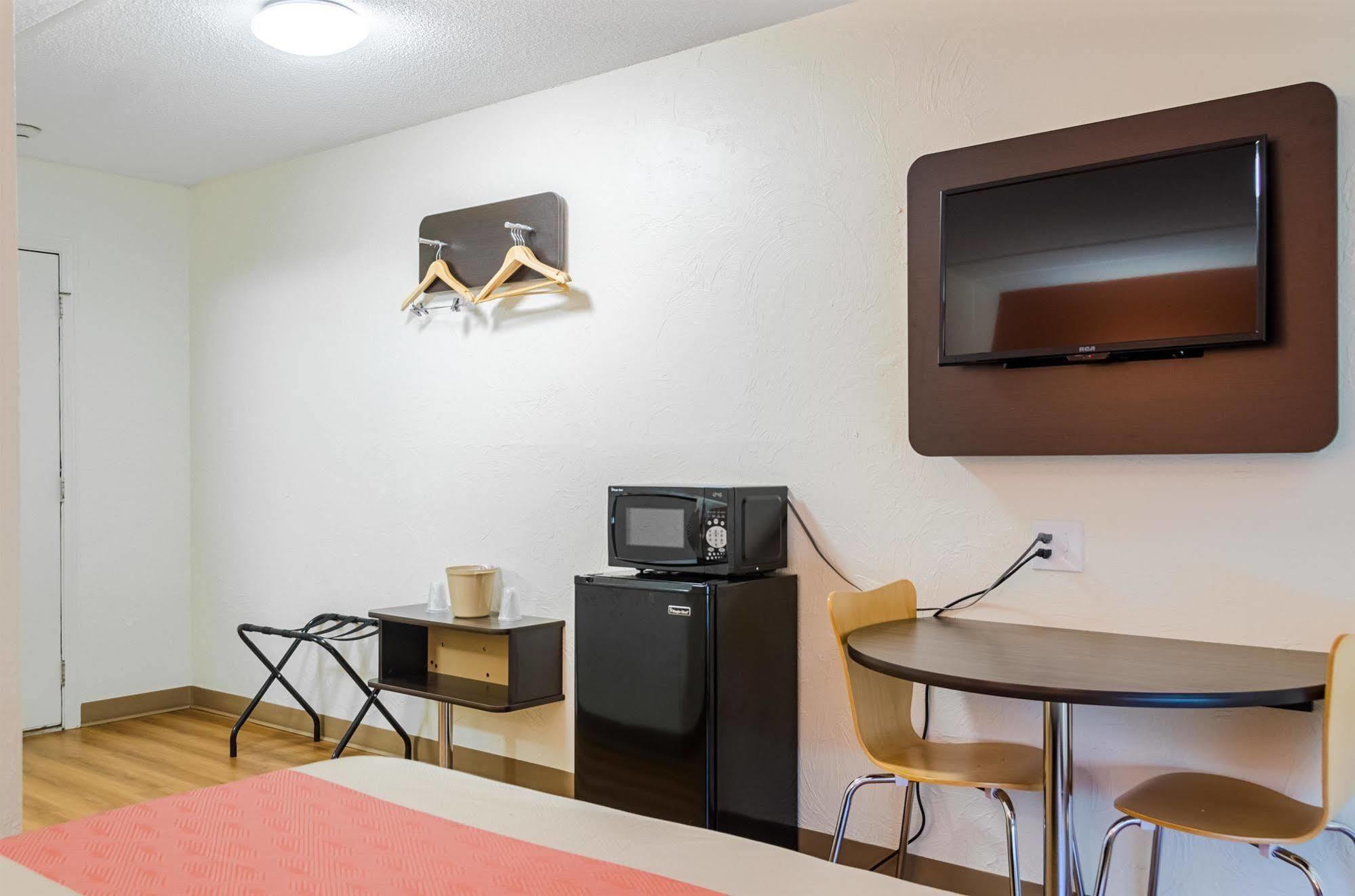 Motel 6 - Westborough Boston Northborough Экстерьер фото