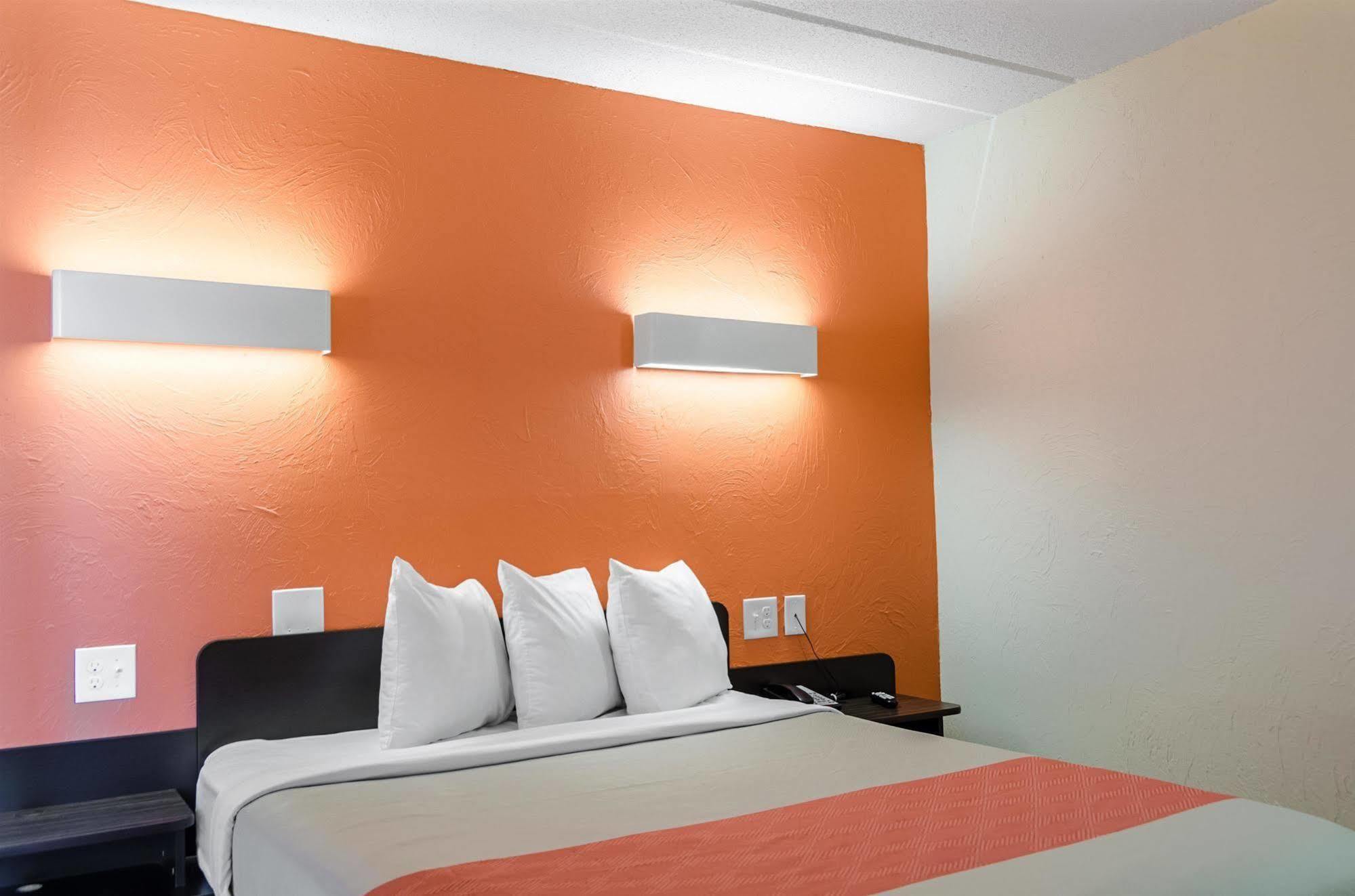 Motel 6 - Westborough Boston Northborough Экстерьер фото